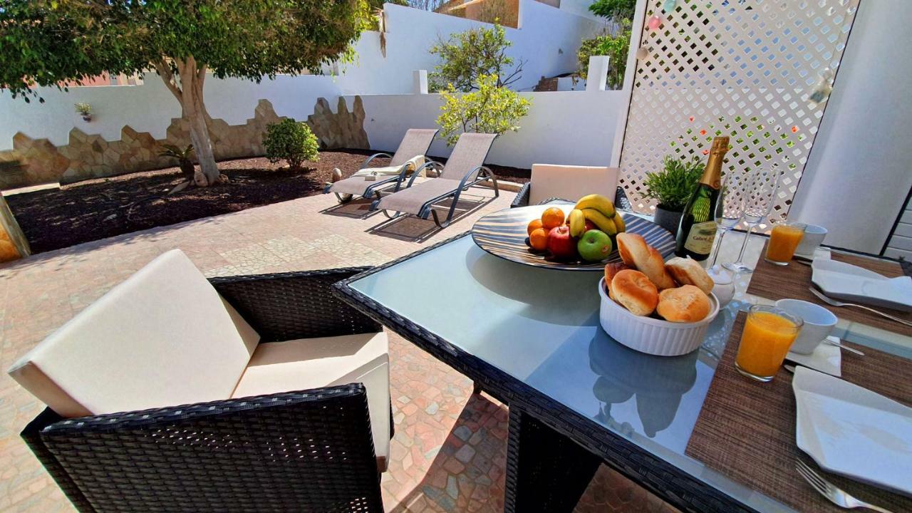 Ferienhaus Casa Blanca - Tarajalejo - Glasfaserinternet - Meerblick Buitenkant foto